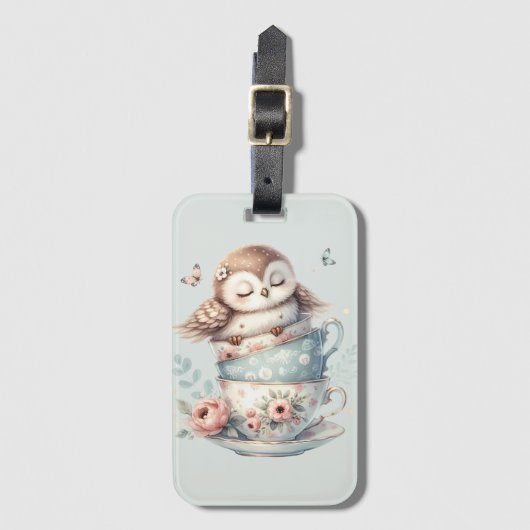 Sleeping Owl in Stacked Floral Teacups Bagagelabel (Voorkant (verticaal))