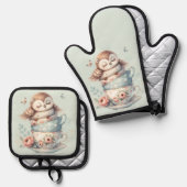Sleeping Owl in Stacked Floral Teacups Ovenwant & Pannenlap Set (Voorkant / Achterkant)