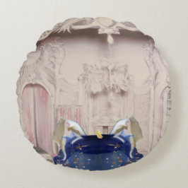 Sleeping Princess Round Pillow – Opalescent Dream Rond Kussen