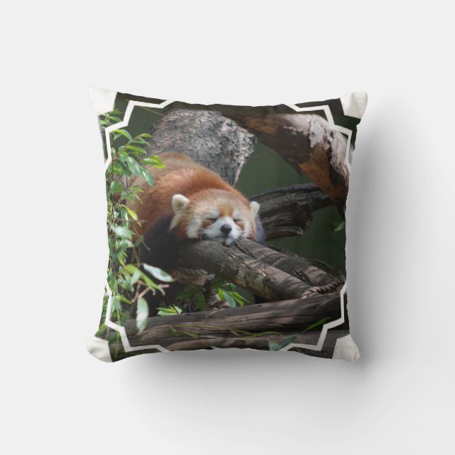 Sleeping Red Panda Pillow Kussen (Voorkant)