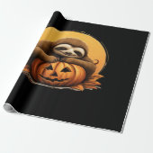 Sleeping Sloth and Halloween Pumpkin Classic T-Shi Cadeaupapier (Uitgerold)