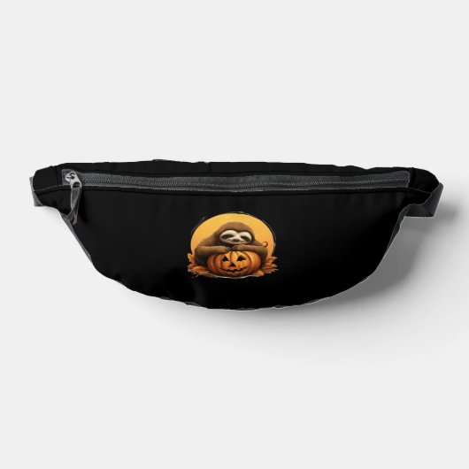 Sleeping Sloth and Halloween Pumpkin Classic T-Shi Heuptasje (Liggend)