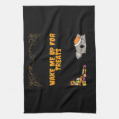 Sleepy animal ready for Halloween treats! Classic  Theedoek (Verticaal)