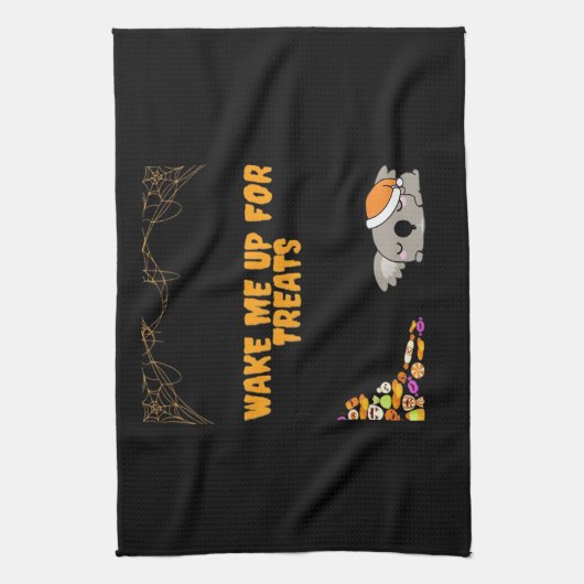 Sleepy animal ready for Halloween treats! Classic  Theedoek (Verticaal)