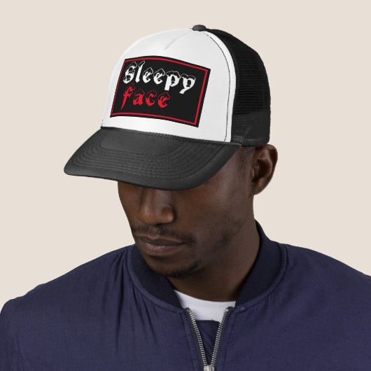 Sleepy Face: Zwart - Zon Rand - Trucker Hoed Trucker Pet (In situ)