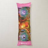 Sleepy Fairy magische boom. Pink Giant op maat Lichaamskussen (Achterkant (Verticaal))