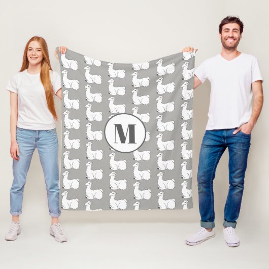 Sleepy Llamas en Grey | Monogram Fleece Deken (In situ)