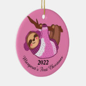 Sleepy Winter Sloth in Roze Keramisch Ornament (Rechts)