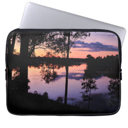 Sleeve: Twilight door het meer Laptop Sleeve