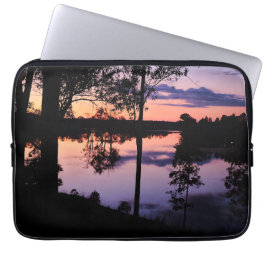 Sleeve: Twilight door het meer Laptop Sleeve