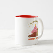 Sleigh de Pose: Yuletide Yoga Fun | Schattigee lui Tweekleurige Koffiemok (Voorkant rechts)