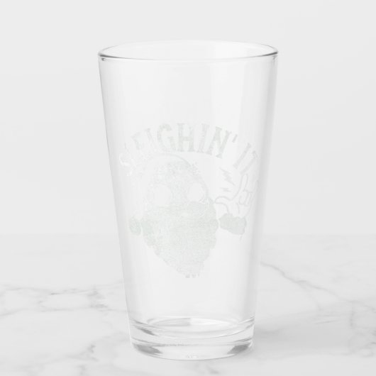 Sleighin It Grappige Santa Sleigh Kerstmis Glas (Voorkant)