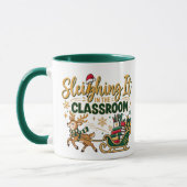 Sleighing It in de Klas Kerst Leraar Mok (Links)