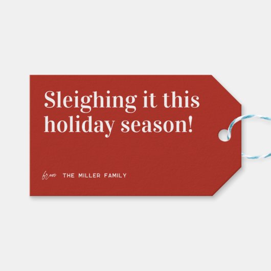 Sleighing It | Schattige Kerstmis Cadeaulabel (Voorkant (Horizontaal))