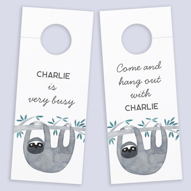Sleuf op maat deurhanger (Sloth personalized come in or stay out door hanger sign)