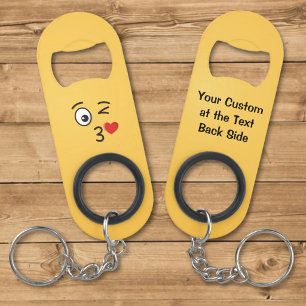Sleutelhanger met gezicht dat een kus werpt mini flessenopener