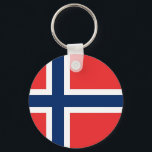 Sleutelhanger met vlag van Noorwegen<br><div class="desc">Draag een stukje Noorwegen met je mee, waar je ook gaat, met onze sleutelhanger met de nationale vlag! Deze sleutelhanger is gemaakt met aandacht voor detail en brengt een ode aan het Noorse erfgoed en culturele identiteit met zijn iconische ontwerp. De vlag van Noorwegen heeft een rood veld met een...</div>
