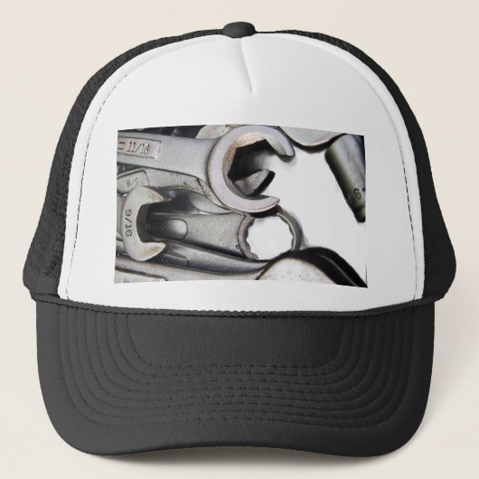 "Sleutelhanger op baseballpet Grafisch" Trucker Pet (Voorkant)