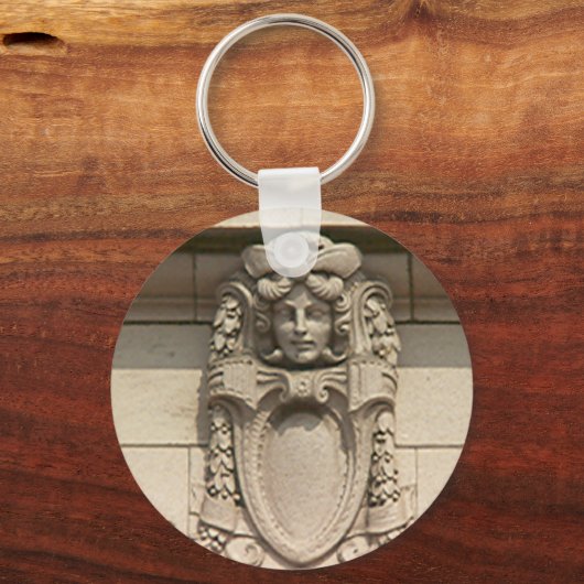 Sleutelhanger - Vrouw in steen (Voorkant)