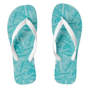 Sleutels, moeren en bouten teenslippers