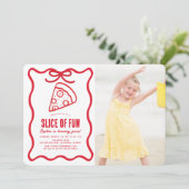 Slice of Fun Red Hand-drawn Pizza Photo Birthday Kaart (Staand voorkant)