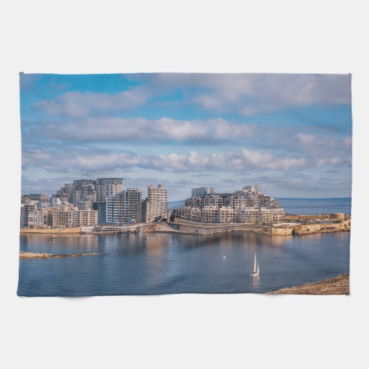 Slijmhaven en wolkenkrabbers op Malta Theedoek (Horizontaal)