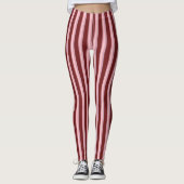 Slim-uitziende verticale roze strepen op maroon leggings (Voorkant)