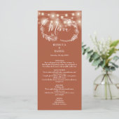 Slingerende lichten bloem terracotta bruiloft menu (Staand voorkant)