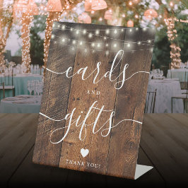 Slingerende lichten Rustic houten kaartjes en cade Reclamebord Met Voetstuk