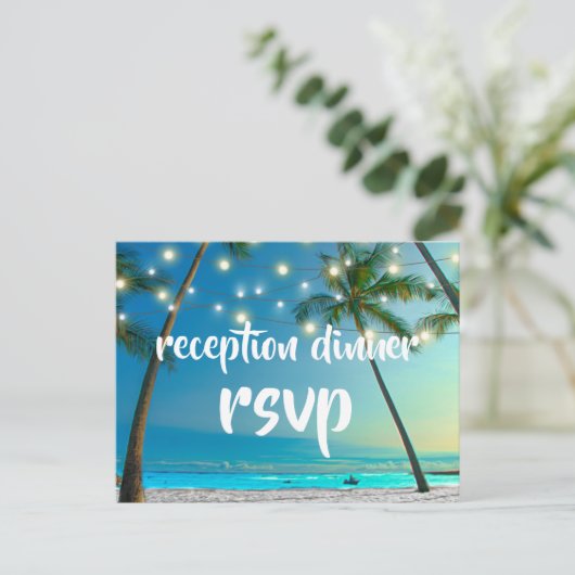 Slingerende lichten Tropisch strand receptie diner Uitnodiging Briefkaart (Staand voorkant)
