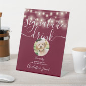 Slingerende Lichtjes Burgundy Huisdier Handtekenin Reclamebord Met Voetstuk (Insitu)