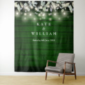 Slingerende Lichtjes Groene Houten Bruiloft Foto A Wandkleed (In situ)