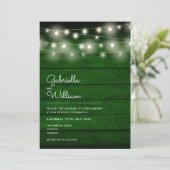Slingerende Lichtjes Rustieke Groene Houten Bruilo Kaart (Staand voorkant)