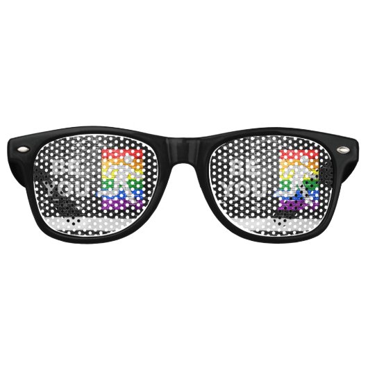 SlipperyJoe's Be You brick wall stick figure rainb Retro Zonnebril (Voorkant)