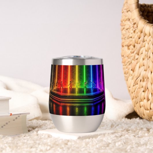 SlipperyJoe's dansvoorstelling viert Pride (Woonkamer (Gedraaid) )
