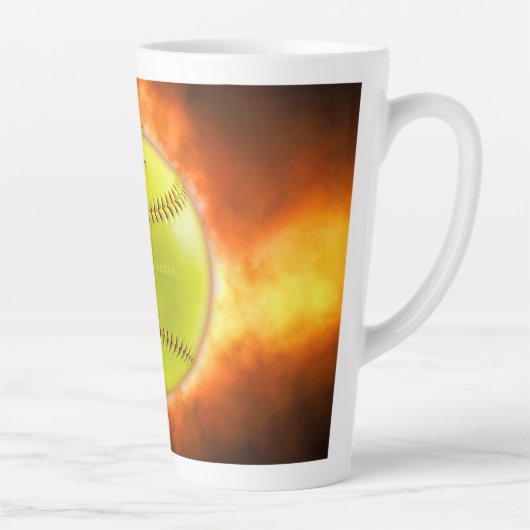 SlipperyJoe's gele softbal vuurbal vlammen rasp Latte Mok (Rechts)