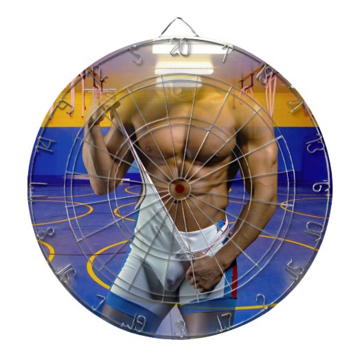 SlipperyJoe's gespierde man bult six-pack gym trai Dartbord (Voorkant)