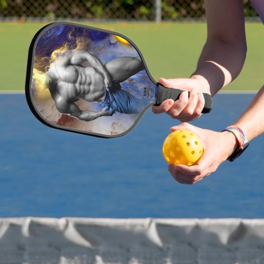 SlipperyJoe's gespierde man lichaamsbouw stomende  Pickleball Paddle (Insitu)