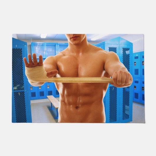 SlipperyJoe's gespierde man shirtloze borst 6-pack Deurmat (Voorkant)