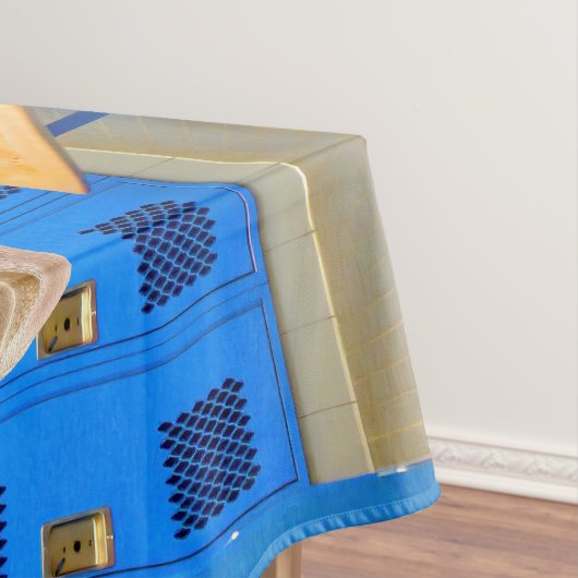 SlipperyJoe's gespierde man shirtloze borst 6-pack Tafelkleed (Voorbeeld)