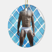 SlipperyJoe's gespierde man six-pack abs witte ond Keramisch Ornament (Links)