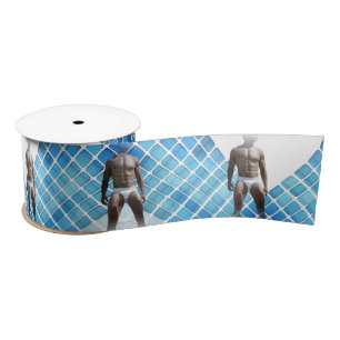 SlipperyJoe's gespierde man six-pack abs witte ond Satijnen Lint