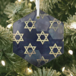 SlipperyJoe's Happy Chanoeka meerdere sterren van  Glas Ornament<br><div class="desc">SlipperyJoe's Happy Hanukkah meerdere Star of David symbolen Artistieke Viering Joods Hebreeuws Chanoeka geschenken Decoraties Jodendom religie significante symboliek Relevante cultuurgodsdienstige contexten verschillende zeshoekige vormen donkerblauw paarse tinten donkerblauwe abstracte achtergrond gelaagde textuur uiterlijk</div>
