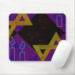 SlipperyJoe's Happy Chanoeka-ster van David Menora Muismat<br><div class="desc">SlipperyJoe's Happy Hanukkah Star of David menorah Dreidel artistieke Celebration Kaarsen Joods Hebreeuws Chanoeka giften decoraties Jodendom religie cultuur religieuze praktijken tradities geometrische symbolische ontwerp diepte contrast orde symmetrie</div>