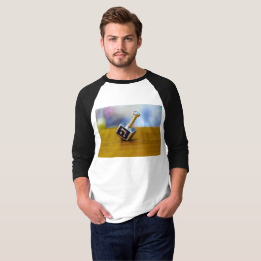 SlipperyJoe's Happy Chanoeka vierzijdig draaiend T-shirt (Voorkant volledig)