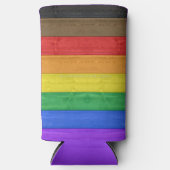 SlipperyJoe's Inclusieve gay pride vlag getexturee Seltzer Blikjeskoeler (Voorkant)