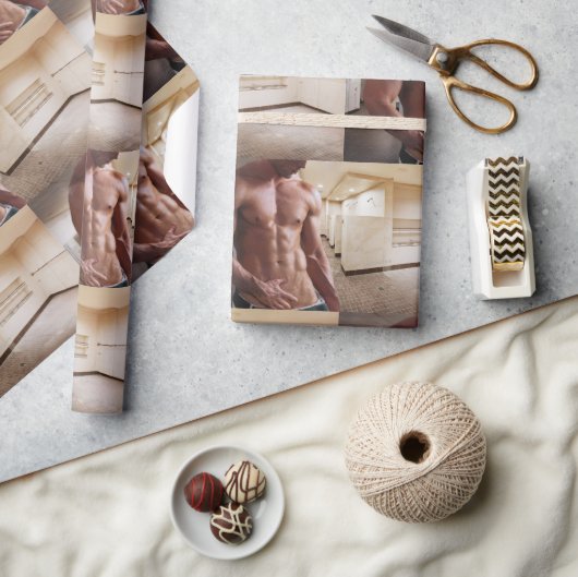 SlipperyJoe's Man sixpack shirtless sexy musculair Cadeaupapier (Crafts)