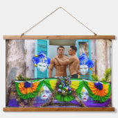 SlipperyJoe's Mardi Gras Mannen paarse gouden groe Hangend Wandkleed (Voorkant)