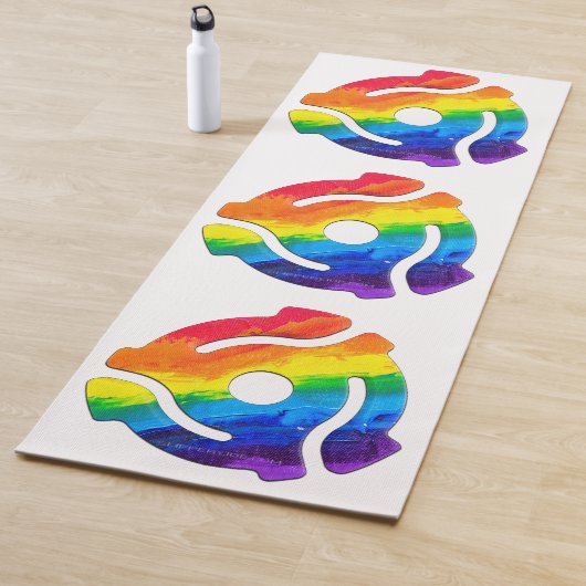 SlipperyJoe's plastic 45 RPM-recordadaptervibran Yogamat (In situ)