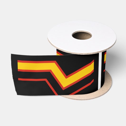 SlipperyJoe's rubber trotsky vlag pijlen chevrons Satijnen Lint (Spoel)